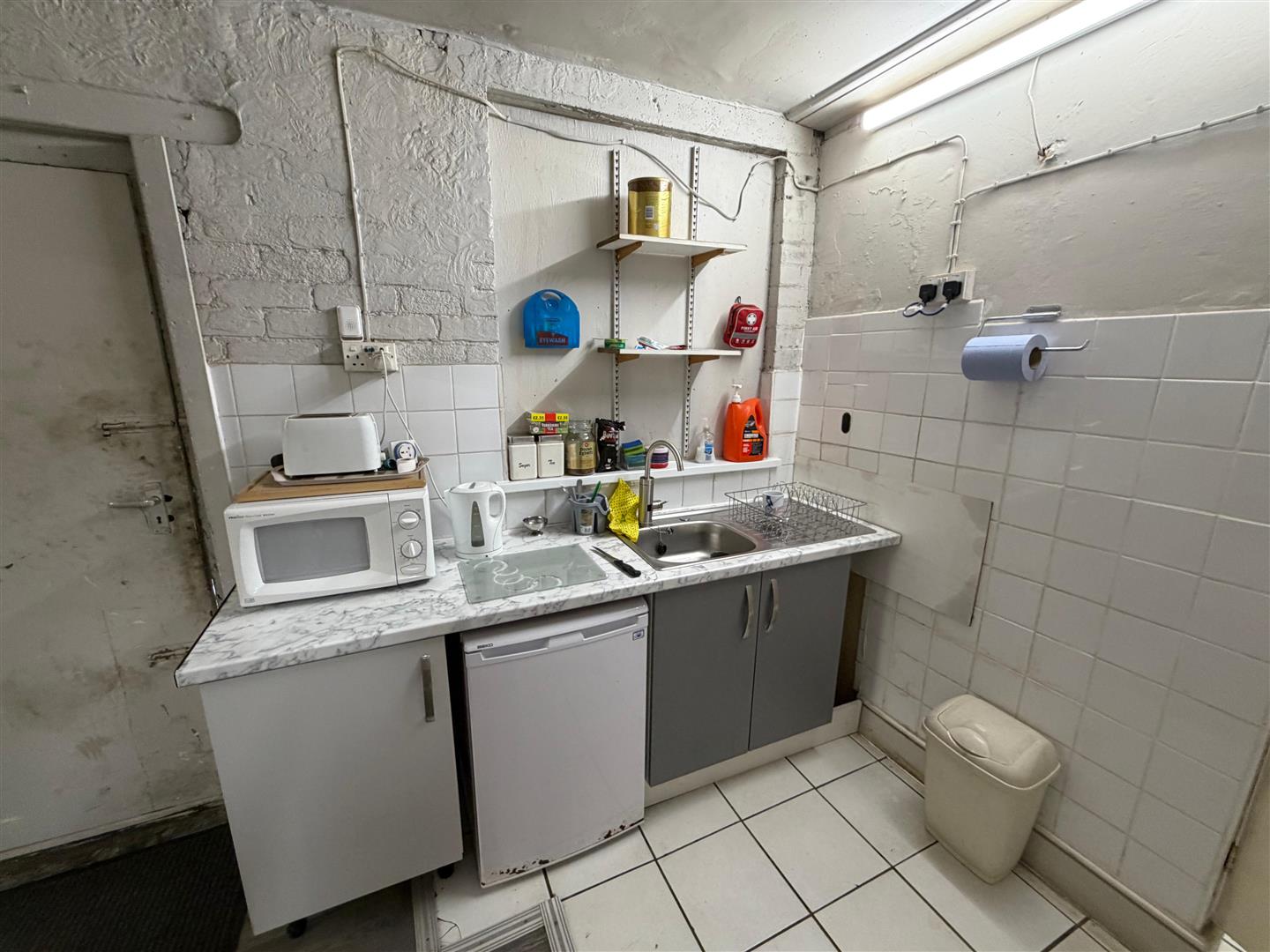 216 - 218 Shaw Road, photo 8